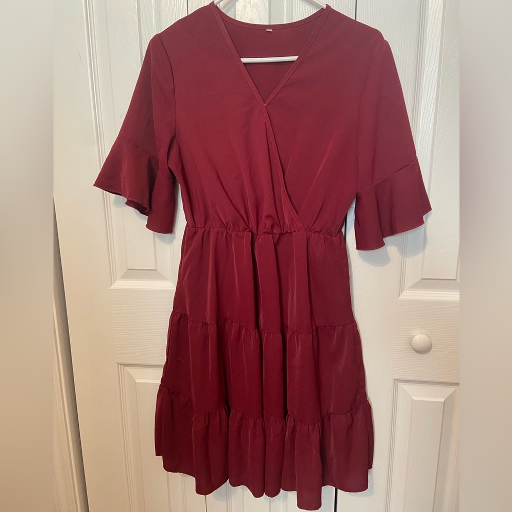 GUC WOMENS WINE COLORED DRESS SZ M